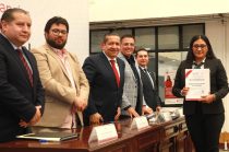 El magistrado Héctor Macedo García y el alcalde Isaac Montoya Márquez encabezaron la clausura del Curso-Taller del Sistema Acusatorio Penal impartido a policías y personal de la Fiscalía Regional de Naucalpan.