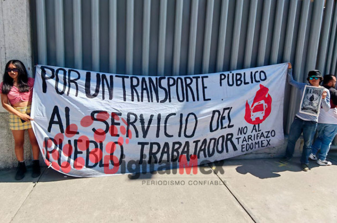 Los colectivos Migala y No al Tarifazo Edomex presentaron este martes el tercer amparo contra el aumento a la tarifa mínima del transporte público