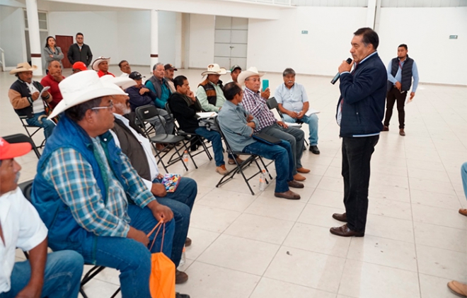 Capacitan a productores de Almoloya de Juárez para reabrir bodegas Conasupo