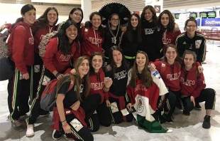 La selección mexicana femenil Hockey de Hielo viajó a España