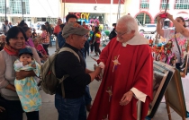 Obispo Raúl Vera se lanza contra el NAICM y la &quot;avaricia&quot; de Carlos Slim