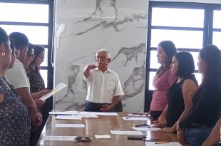 Jorge Hernández Uribe durante la toma de protesta como presidente municipal de Tonatico.