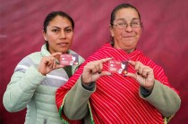 El apoyo consiste en la entrega de 2 mil 500 pesos bimestrales.