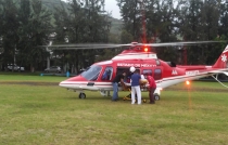 #Tejupilco: Trasladan a mujer de emergencia en un helicóptero &quot;Relámpago&quot;
