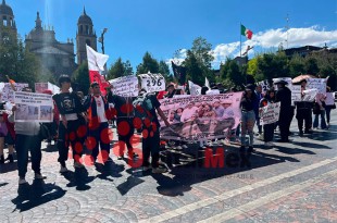 #Video: Otra vez Tultitlán; protesta de estudiantes y docentes bloquea circulación frente a Palacio de Gobierno