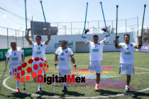 Equipo “Titanes” de fútbol adaptado de la URIS Tianguistenco durante su primer partido amistoso