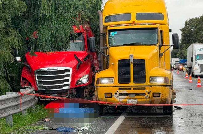 El accidente provocó afectaciones viales en el tramo hacia Atlacomulco