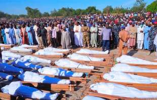 El actual evento se suscitó en los arrozales de Koshobe, en donde, las víctimas en su mayoría agricultores, fueron decapitados durante el ataque