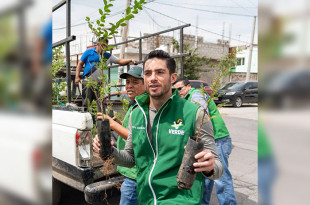La estrategia inició en Oaxaca, continuó por Jalisco y el Estado de México, y recorrerá el país con el objetivo de plantar cinco millones de árboles. 