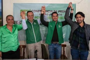 En una conferencia, Edgardo Rebollar agradeció a quienes lo han apoyado a lo largo de su carrera política.