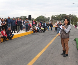 Inaugura Martha Hilda González aulas en ICATI de Apaxco