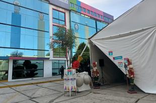 El bazar está ubicado en la explanada del edificio central del DIFEM, ubicado en Paseo Colón y Tollocan.