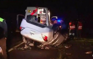 Mujer queda prensada durante accidente en Chimalhuacán