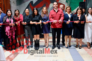 La muestra incluye piezas en pasto seco, petate, plata, ocoxal, acícula de pino y textiles