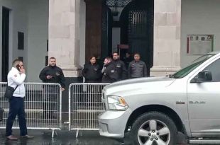 #Video #ÚltimaHora: Palacio Municipal de #Toluca tomado por FGJEM con orden de cateo
