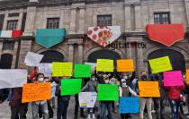 Habitantes de Ecatepec acompañaron al presidente municipal Fernando Vilchis al Congreso del Estado de México