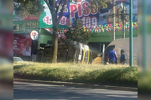 El accidente ocurrió a la altura de Torres Chicas y provocó tráfico en dirección a Toluca.