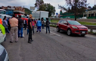 Diputado de #Morena bloquea la México-Pachuca para liberar a un transportista