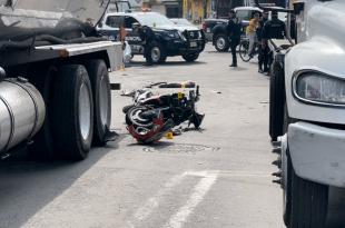 El incidente sucedió sobre la avenida R-1, esquina con la avenida Humberto Toledano.