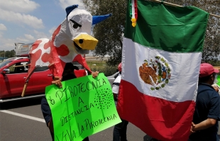 Pirotécnicos bloquean autopista #Toluca-Atlacomulco; ya no aguantan sin ingresos