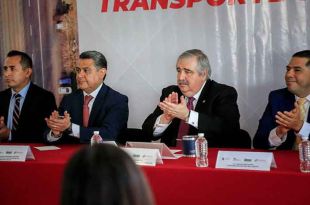 El evento reúne a figuras clave del gobierno y del sector transportista para promover la colaboración y el uso de herramientas legales.