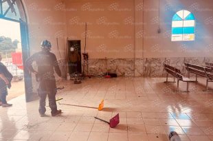 Una chispa generada durante trabajos de soldadura habría alcanzado cohetones y solventes almacenados dentro de la parroquia.