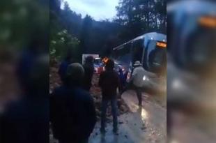 #Video: Se registra derrumbe en carretera federal 134, #Temascaltepec