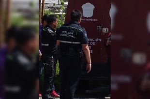 El cuerpo se encontraba en estado de descomposición, por lo que se solicitó la intervención de la Fiscalía General de Justicia del Estado de México (FGJEM).