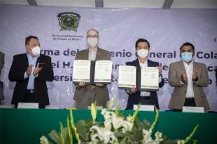 Profesores brindan capacitacion a personal del municipio. 