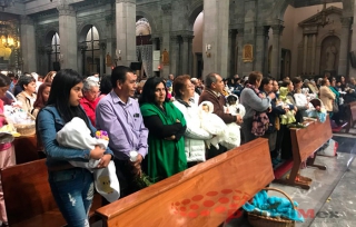Reafirma su fe la grey católica en el Día de la Candelaria