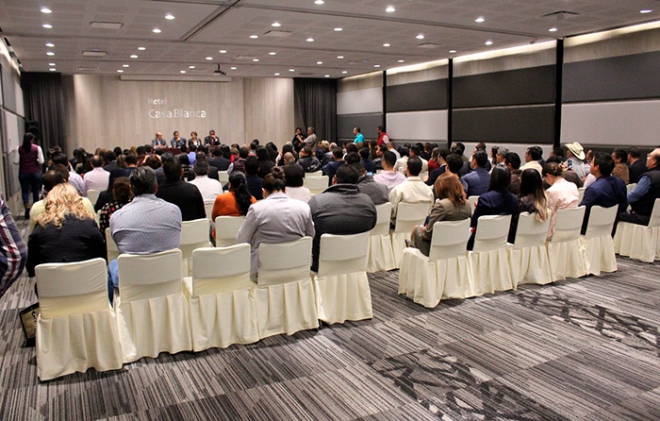 Se reúnen senadores, alcaldes, diputados federales y locales de Morena