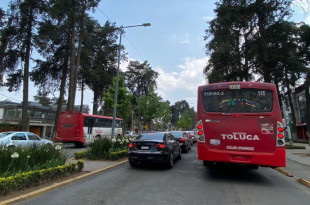 Transportistas del Edomex colocaron lonas en sus unidades para advertir un paro en los próximos días