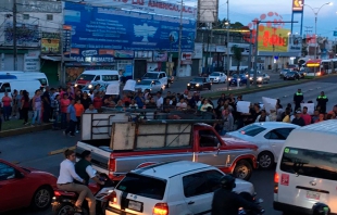 Sin agua colonias de Coacalco, y llevan pipas a criadero de perros de ex alcalde