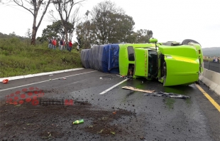 Vuelca tráiler en la #Toluca-Atlacomulco