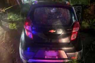 Testigos refieren que los agresores viajaban a bordo de una motocicleta desde la cual abrieron fuego contra el oficial