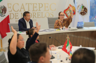 Azucena Cisneros encabezó la sesión de Cabildo en Ecatepec donde se aprobaron descuentos fiscales