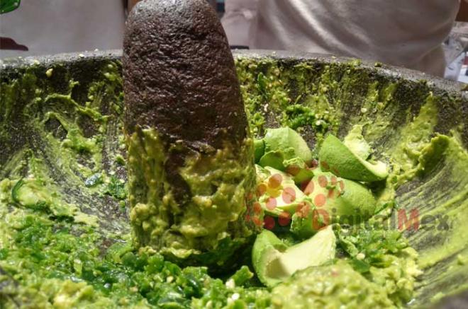 Un manjar culinario a base de aguacate.