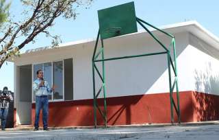El mandatario municipal, dijo que sólo haciendo equipo comunidad y gobierno, se logran grandes obras