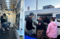 Bebé es trasladada a una ambulancia luego de nacer en una combi.