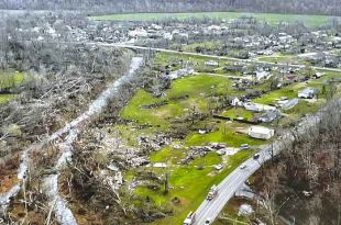 Los daños causados por un tornado que azotó el sureste de Missouri este 5 de abril.