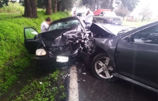 #Temascaltepec: Fuerte encontronazo deja a dos mujeres lesionadas