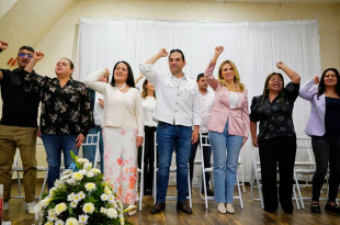 El senador destacó el papel de las mujeres de La Cantera en el desarrollo del municipio y reiteró el compromiso de continuar con gobiernos bien evaluados.