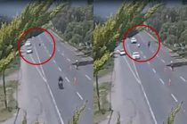 Mujer presuntamente detenida descendió de un vehículo en movimiento y corrió sobre la carretera Toluca-Tenango.