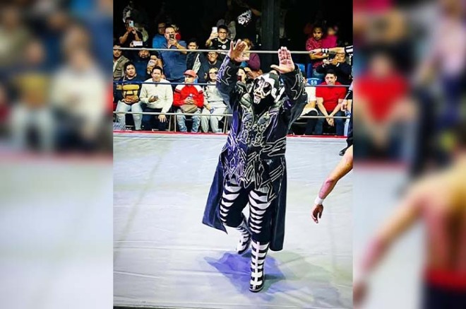 El famoso L. A. Park es un gladiador que, arriba del ring, se transforma en un verdadero rudo, imponiendo respeto por su fortaleza y su manera de hablar a los rivales.