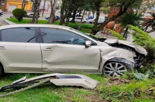 Fuerte accidente automovilístico en Metepec