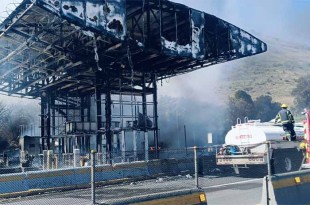 Protección Civil de Atizapán confirmó la muerte del conductor de la unidad, quien se presume que tenia 31 años de edad.