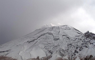 Cae nieve en el #Popocatépetl y regala bellas postales