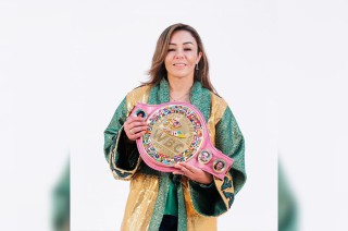 A lo largo de su trayectoria, Nava defendió su título en nueve ocasiones y enfrentó combates memorables, como los disputados contra Ana María “La Guerrera” Torres.