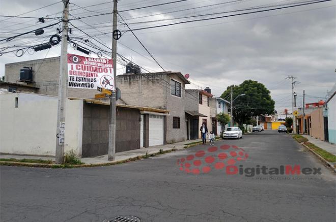 Vecinos comentaron que pese a llamar al 911 para solicitar apoyo de seguridad, no hay respuesta de la policía de Toluca