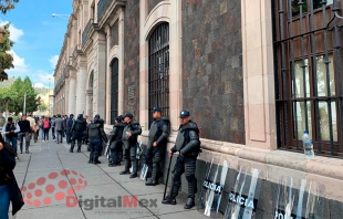 Rodean policías la Cámara de Diputados